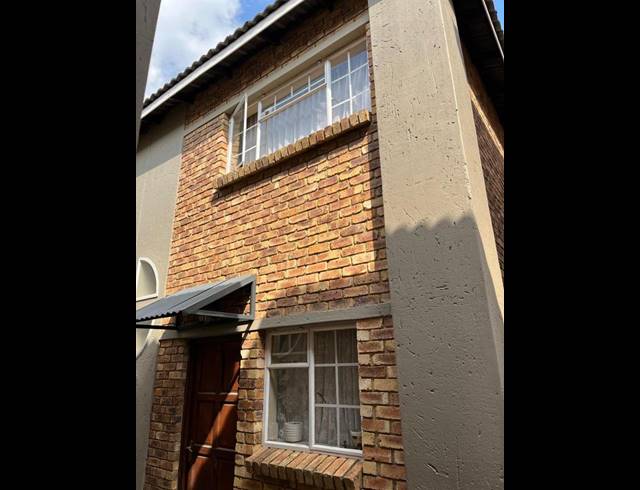 2 BEDROOM APARTMENT FOR SALE IN BIRCHLEIGH